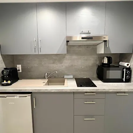 Petit 2 Pieces Carre D'or Apartment *